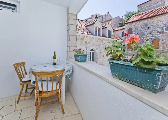 Gostinjska kuća Maria Old Town Hvar 3*